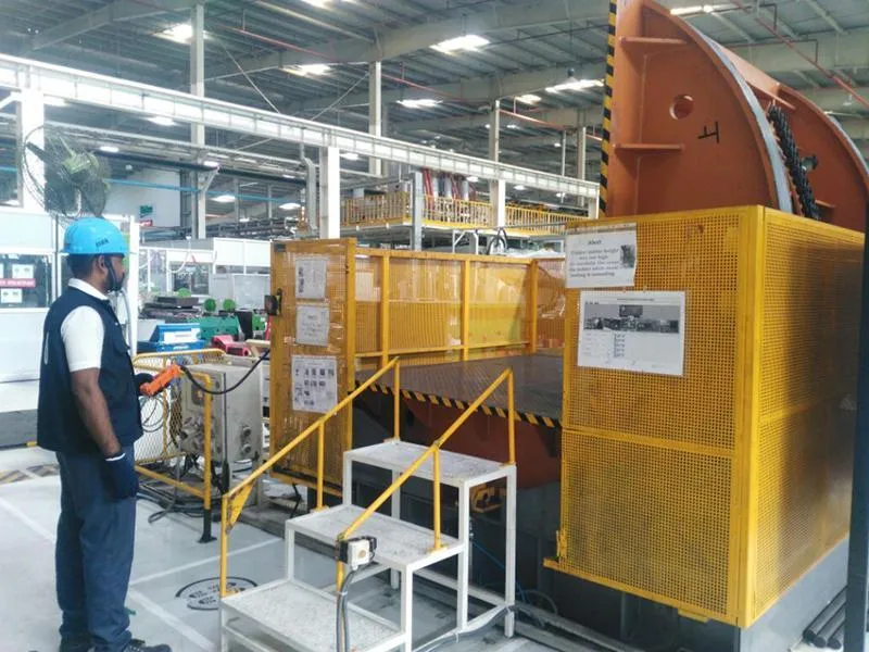 Máy Lật Khuôn Tiêu Chuẩn CE